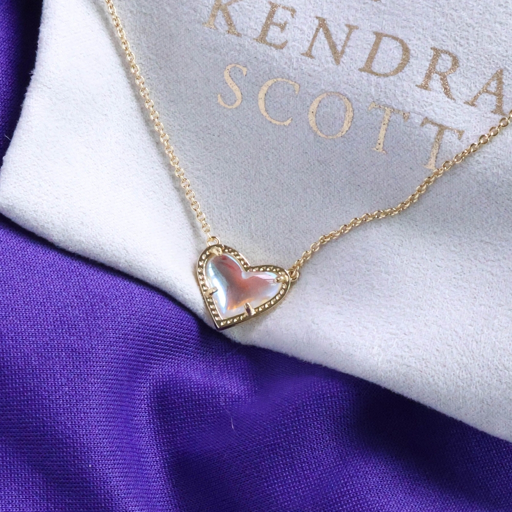Kendra Scott Ari Heart Necklace Dichroic Glass - Picture 2 of 2